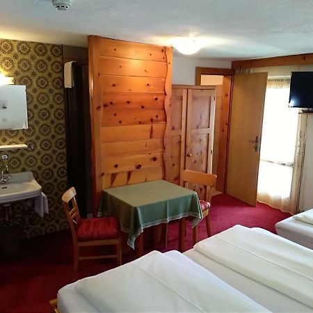 Hotel Garni Alpenrose Ischgl Eksteriør billede