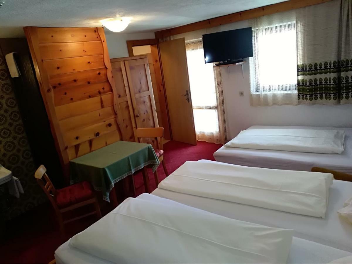 Hotel Garni Alpenrose Ischgl Eksteriør billede
